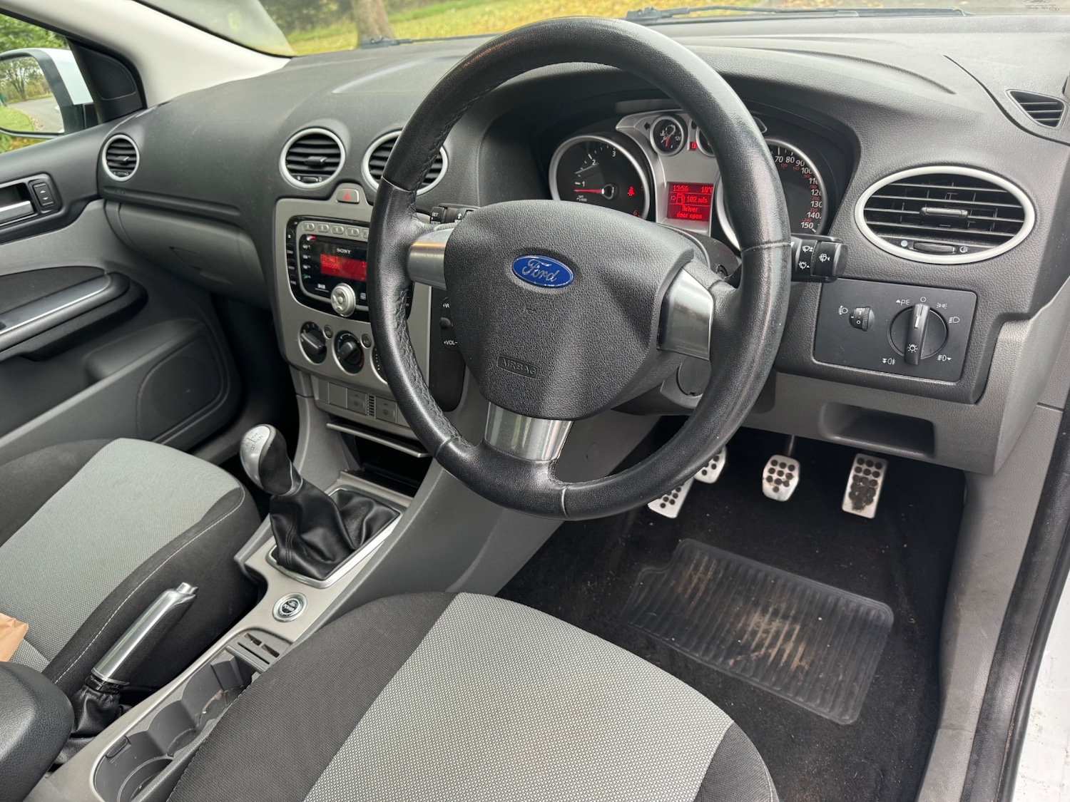 Used Ford Focus 2010 for sale - 76224995: Photo 2