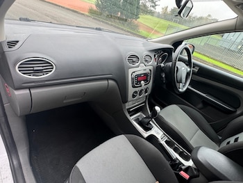 Used Ford Focus 2010 for sale - 76224995: Photo 4