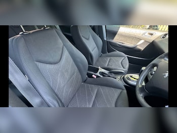 Used Peugeot 308 2009 for sale - 76684421: Photo