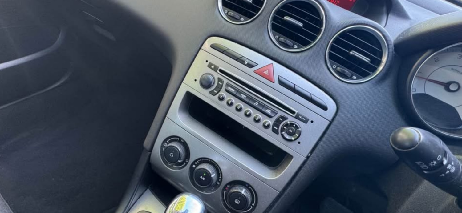 Used Peugeot 308 2009 for sale - 76684421: Photo 4