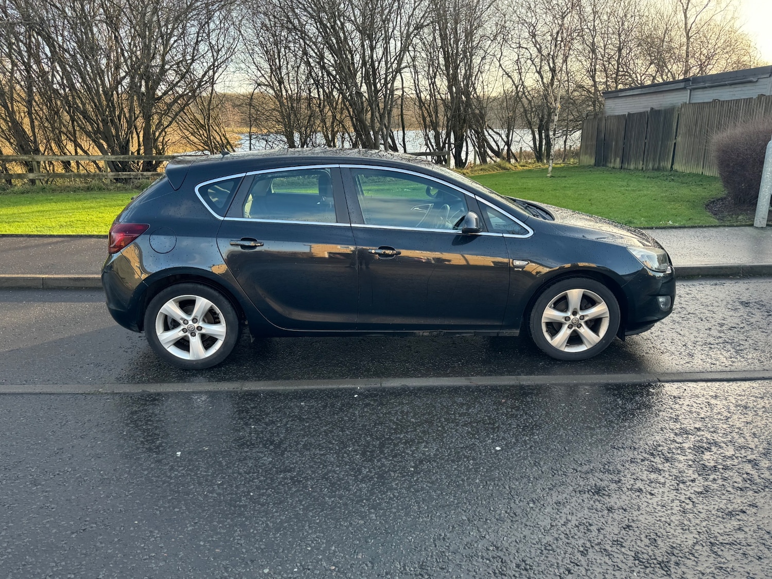 Used Vauxhall Astra 2012 for sale - 76777740: Photo 2
