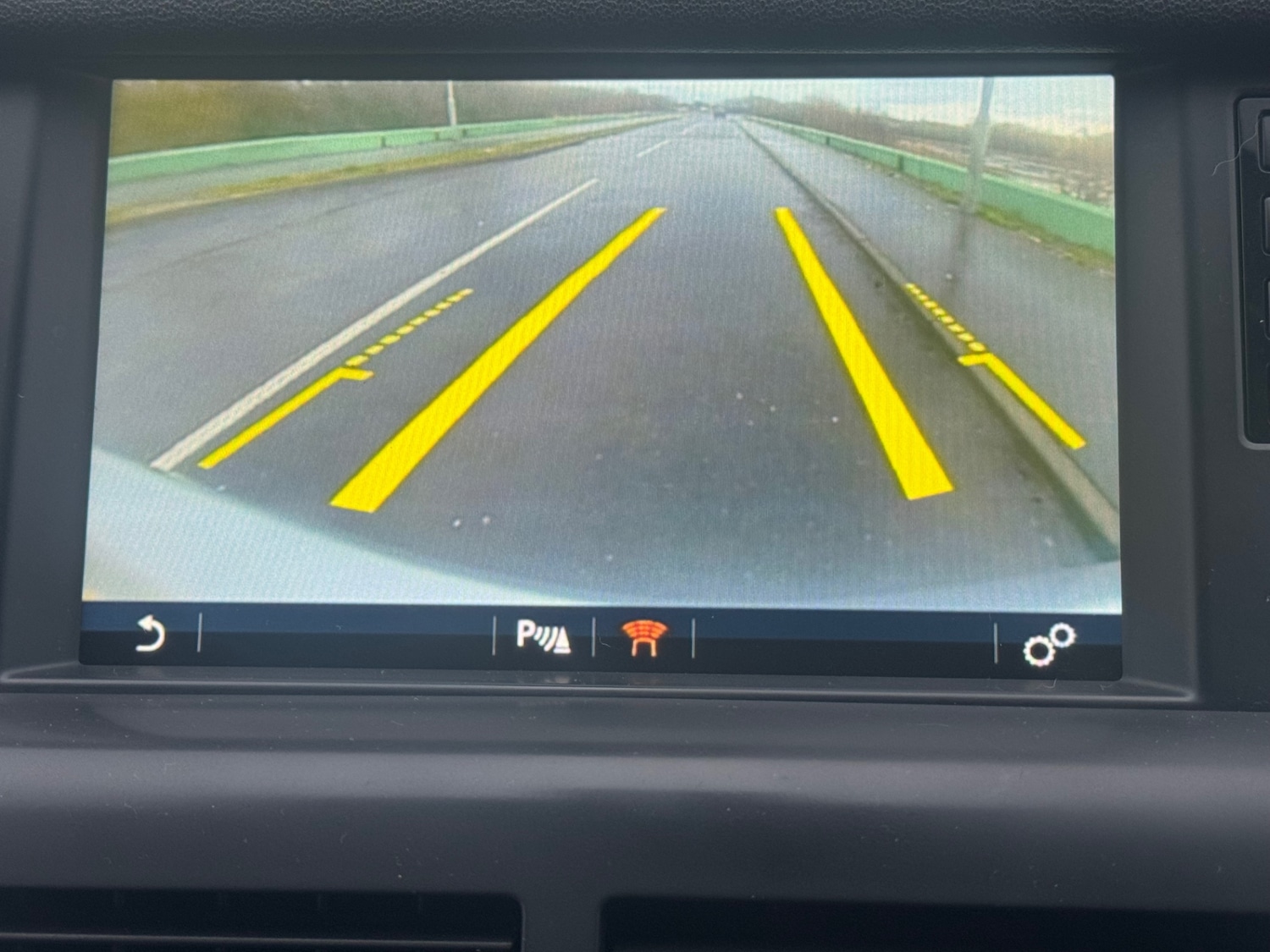 Used Land Rover Discovery Sport 2015 for sale - 77632599: Photo 4