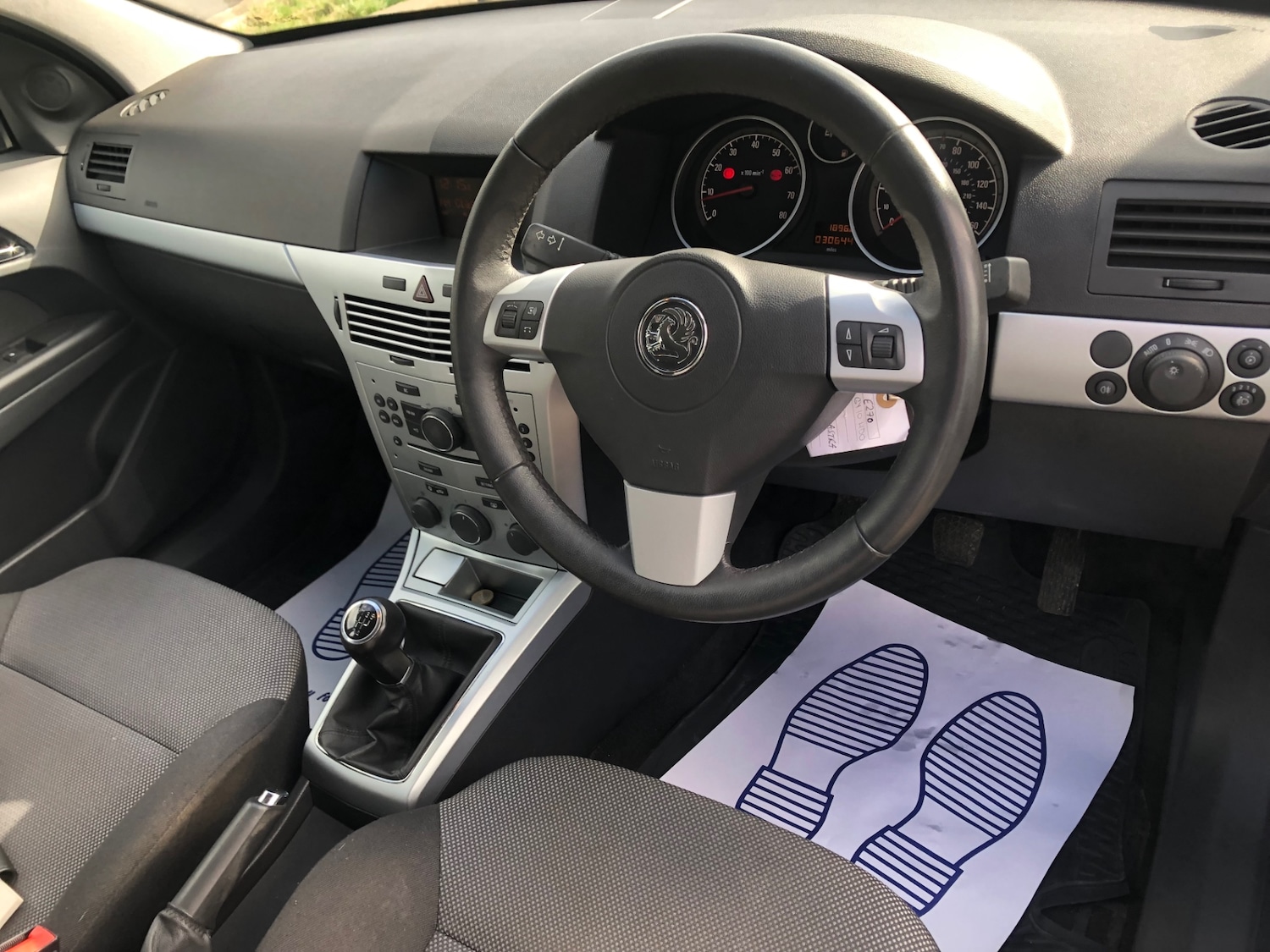 Used Vauxhall Astra 2010 for sale - 78042955: Photo 4