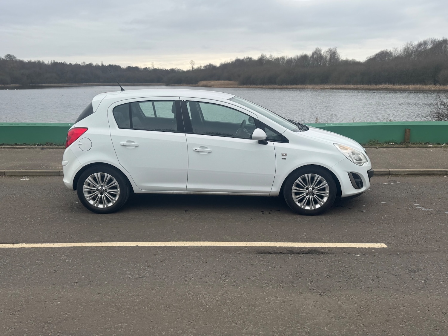 Used Vauxhall Corsa 2012 for sale - 77570141: Photo 4