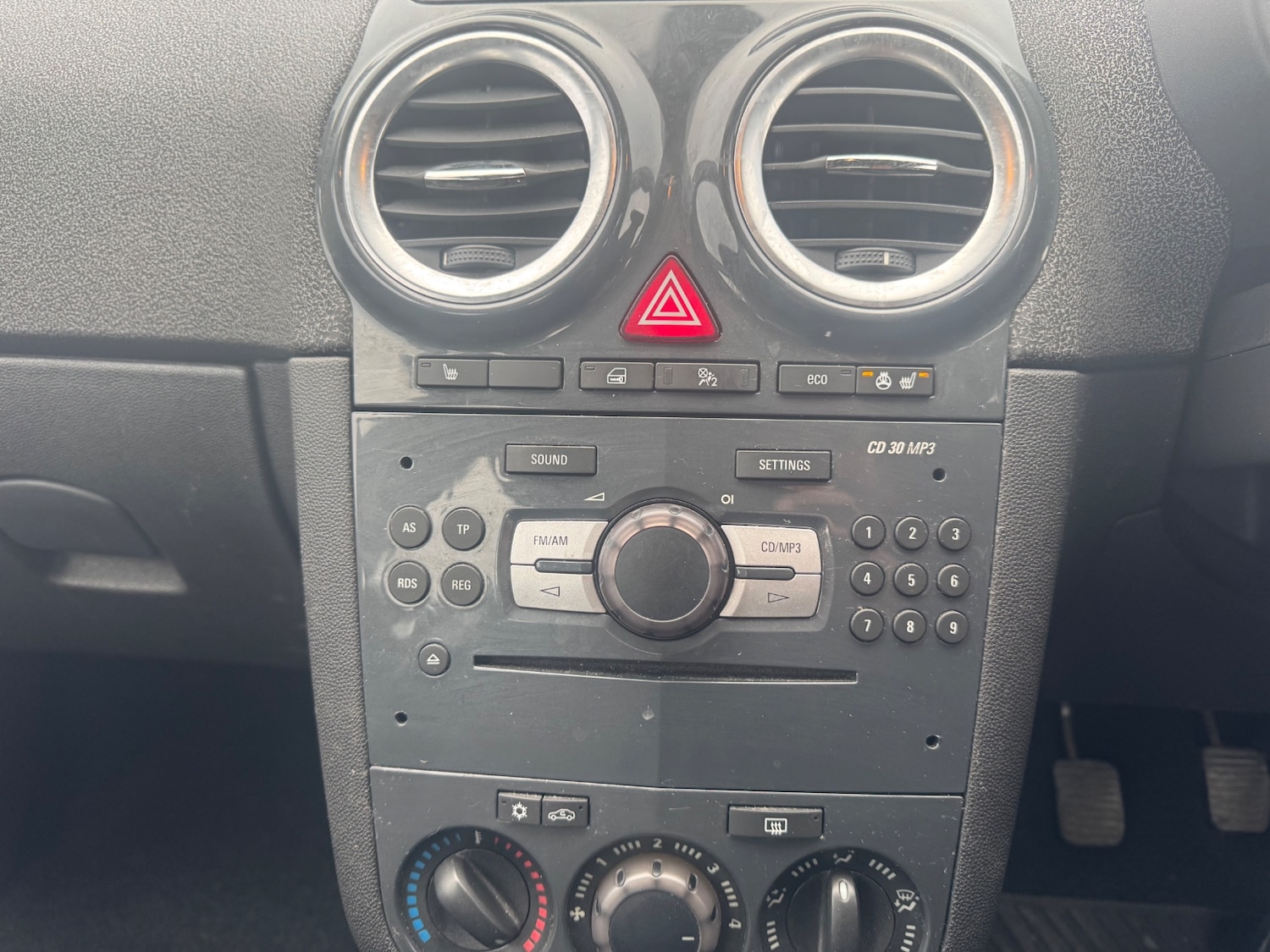 Used Vauxhall Corsa 2012 for sale - 77570141: Photo 8