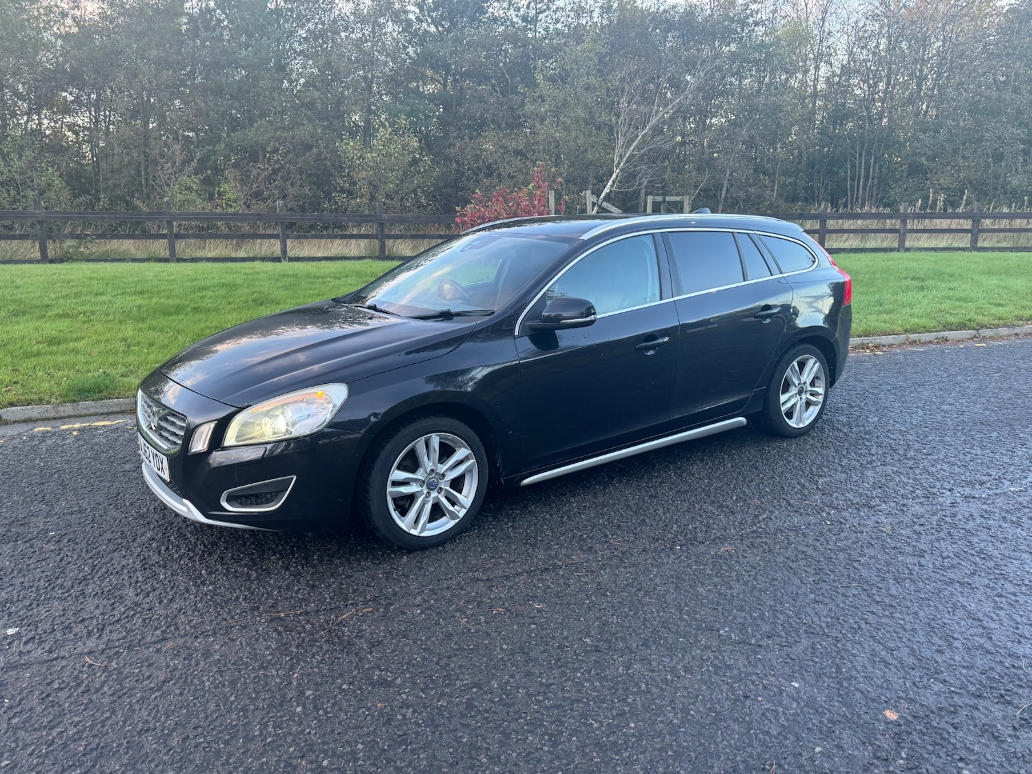 Used Volvo V60 2013 for sale - 76412139: Photo 2