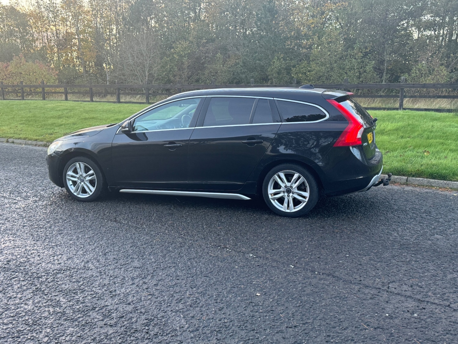 Used Volvo V60 2013 for sale - 76412139: Photo 4