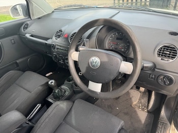 Used Volkswagen Beetle 2006 for sale - 75945583: Photo