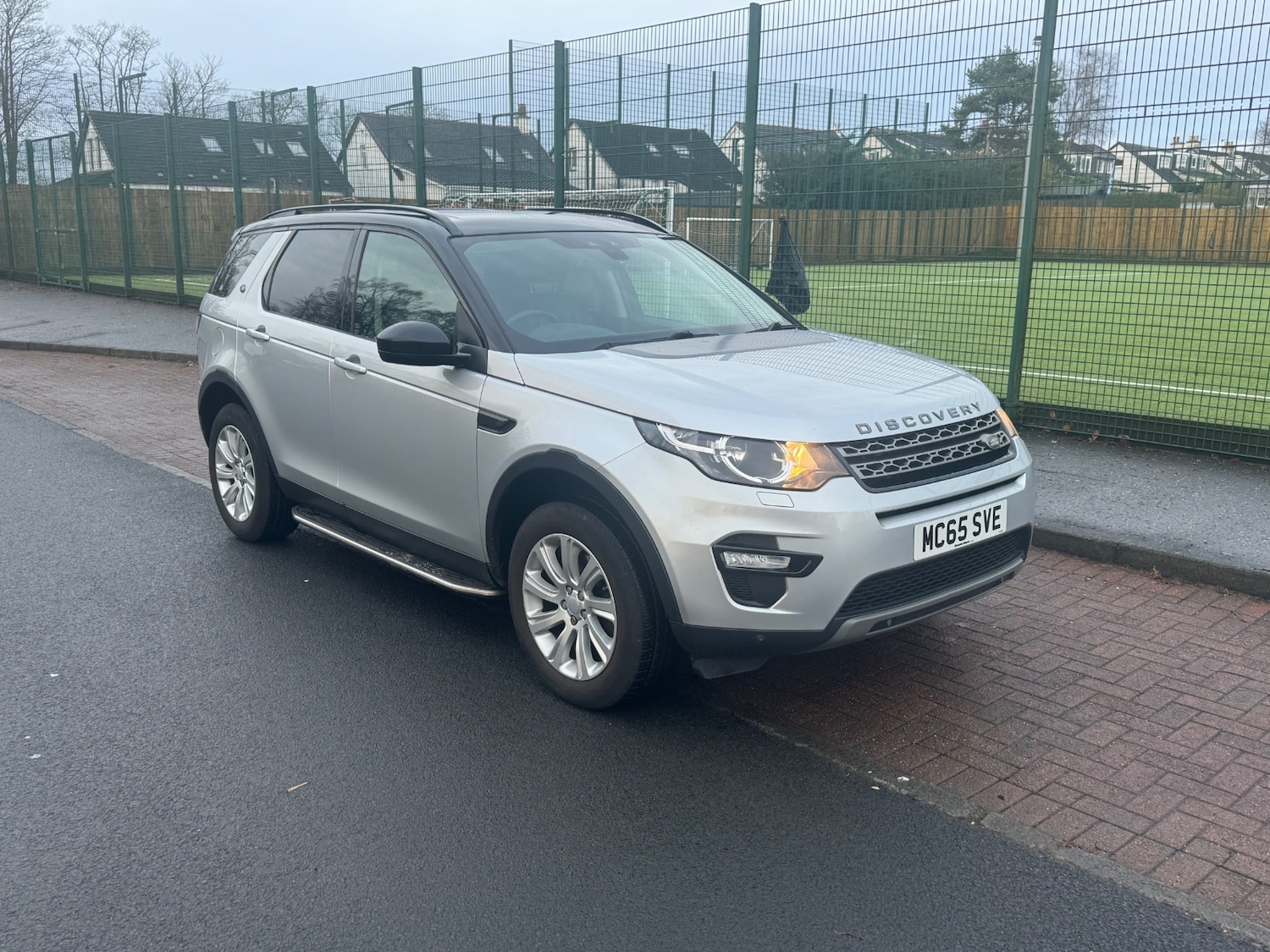 Used Land Rover Discovery Sport 2015 for sale - 76980090: Photo 2