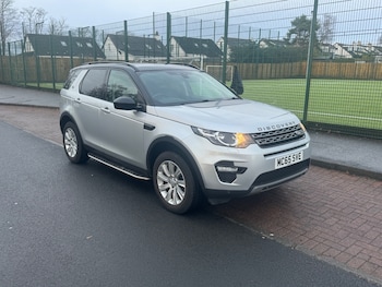 Used Land Rover Discovery Sport 2015 for sale - 76980090: Photo