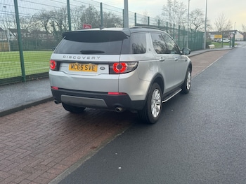 Used Land Rover Discovery Sport 2015 for sale - 76980090: Photo