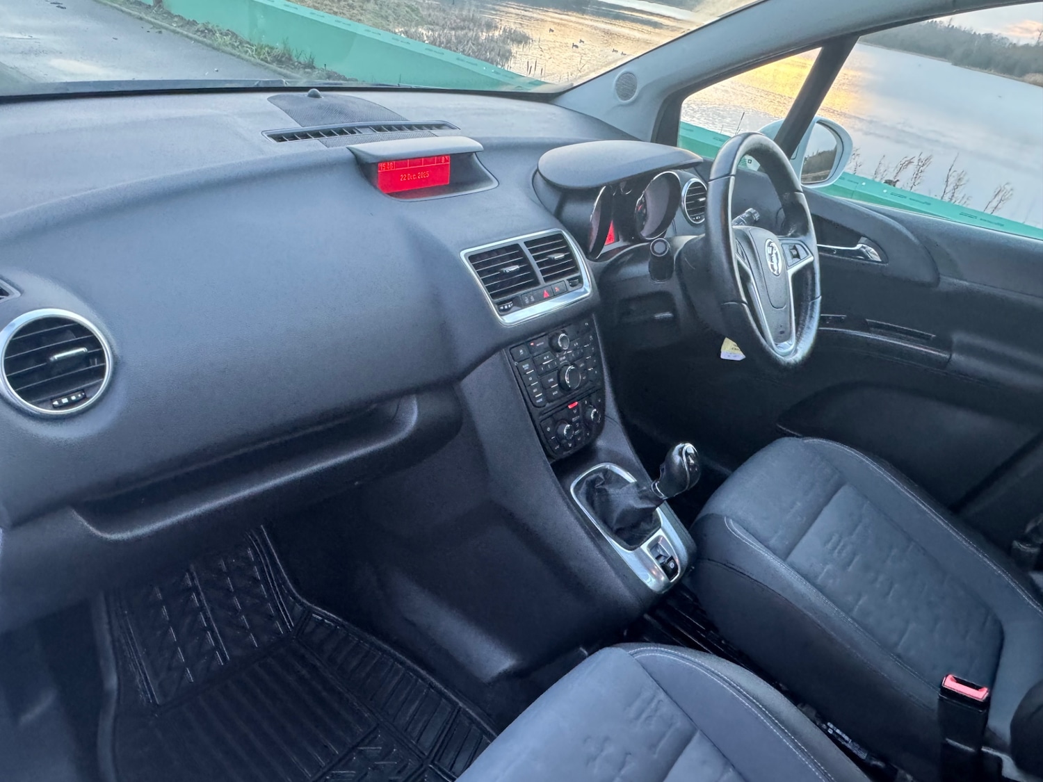 Used Vauxhall Meriva 2015 for sale - 77025234: Photo 10