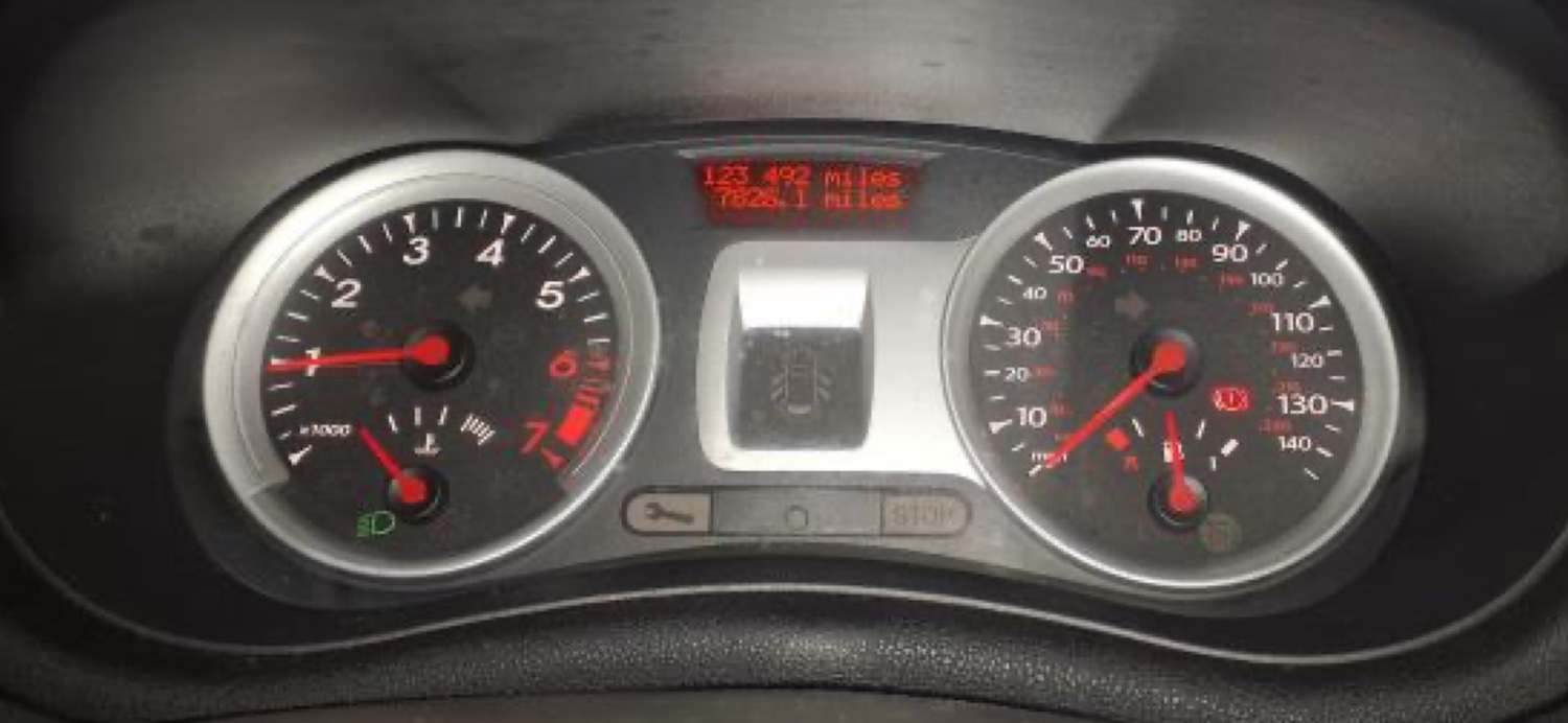 Used Renault Clio 2010 for sale - 77461466: Photo 10