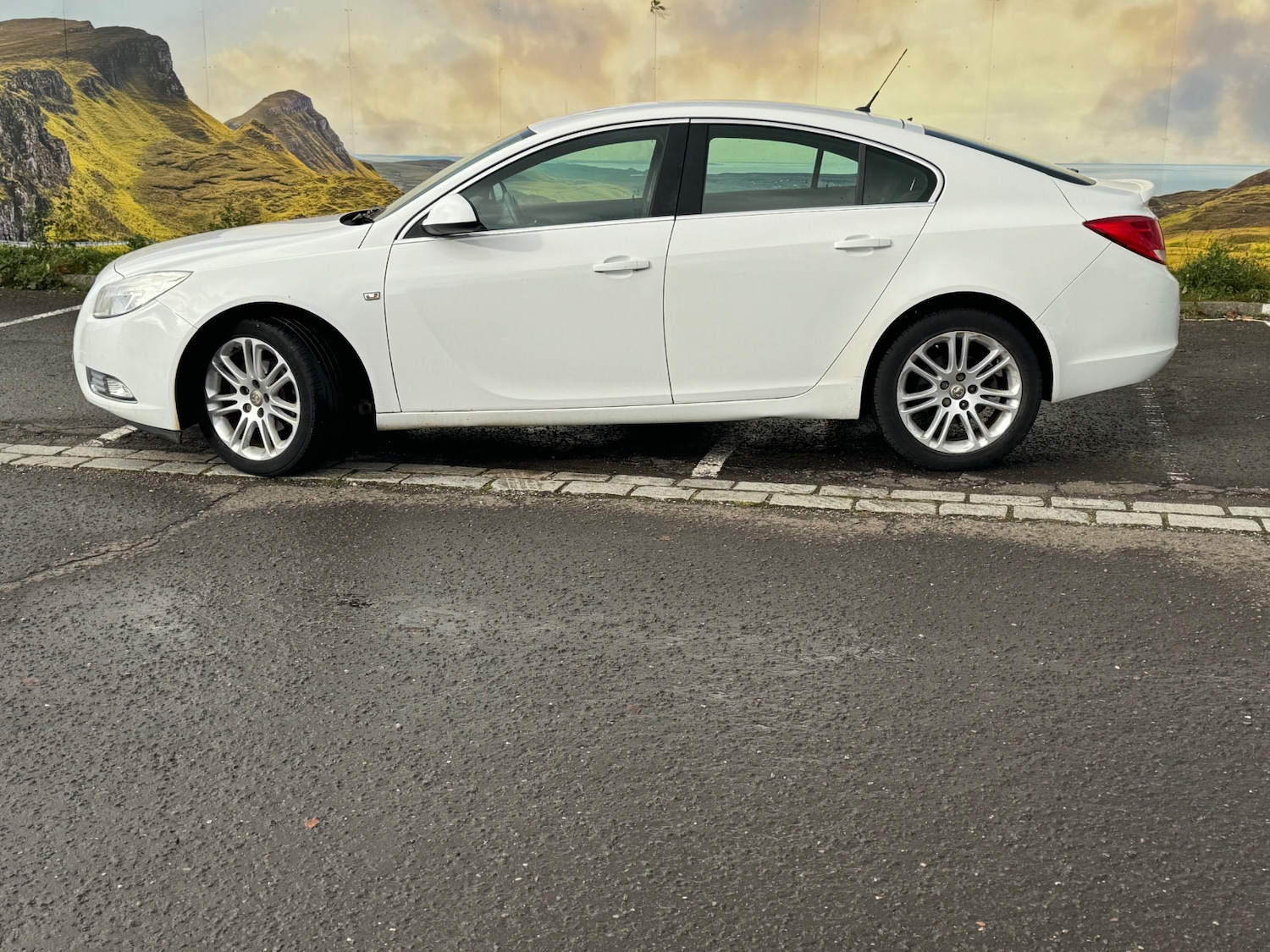 Used Vauxhall Insignia 2011 for sale - 76437203: Photo 2