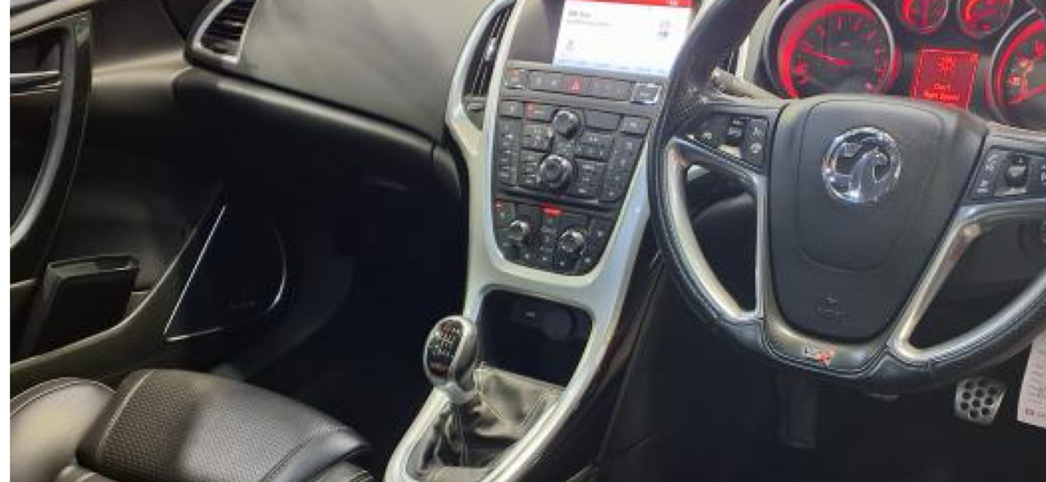 Used Vauxhall Astra GTC 2015 for sale - 76531543: Photo 2