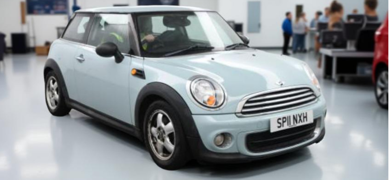 Used MINI Hatch 2011 for sale - 76439750: Photo 1