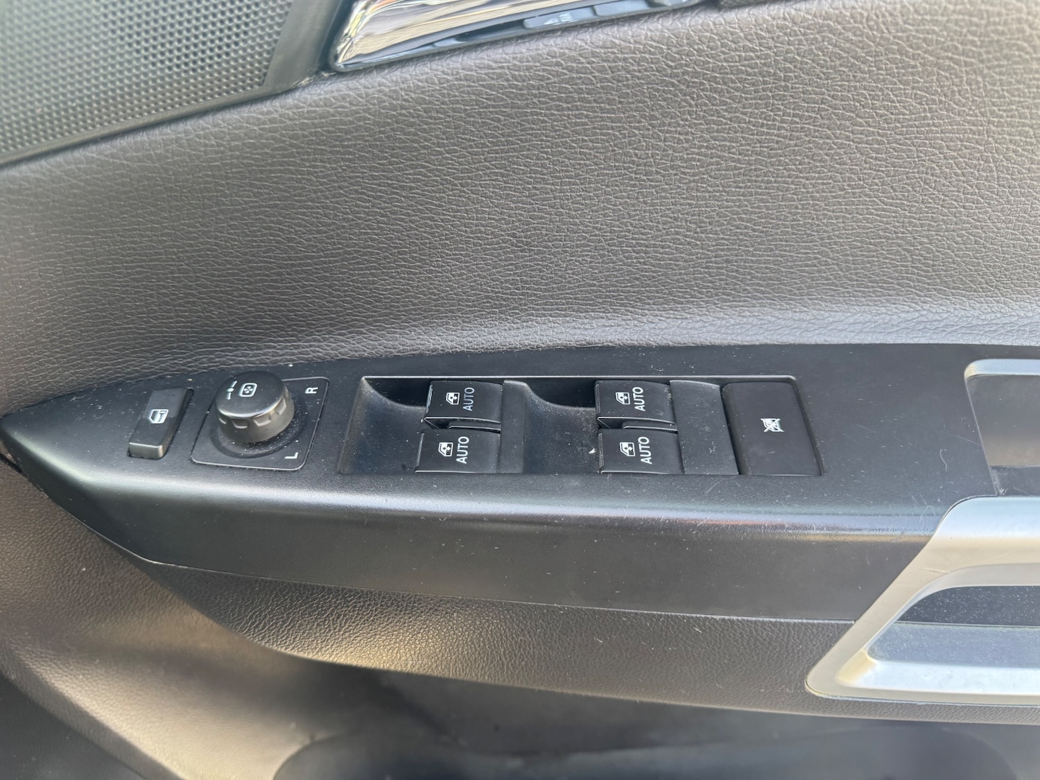 Used Vauxhall Antara 2013 for sale - 77947310: Photo 5