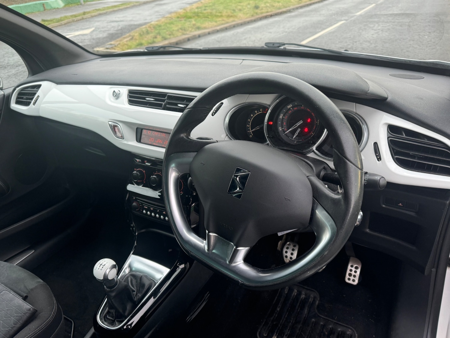 Used Citroen DS3 2011 for sale - 77261827: Photo 8