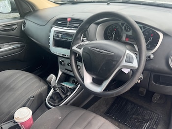 Used Chrysler Delta 2012 for sale - 78807013: Photo