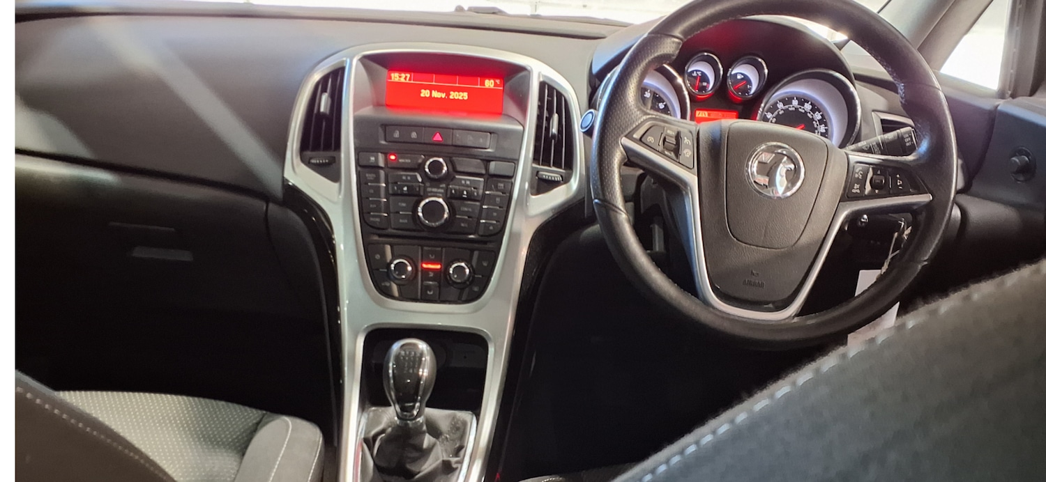 Used Vauxhall Astra 2015 for sale - 76817613: Photo 4