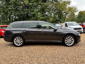 Used Volkswagen Passat 2017 for sale - 76991789: Photo