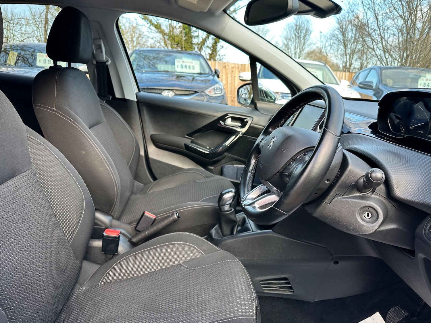 Used Peugeot 208 2017 for sale - 76952399: Photo 10