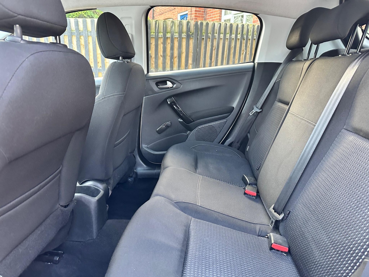 Used Peugeot 208 2017 for sale - 76952399: Photo 18