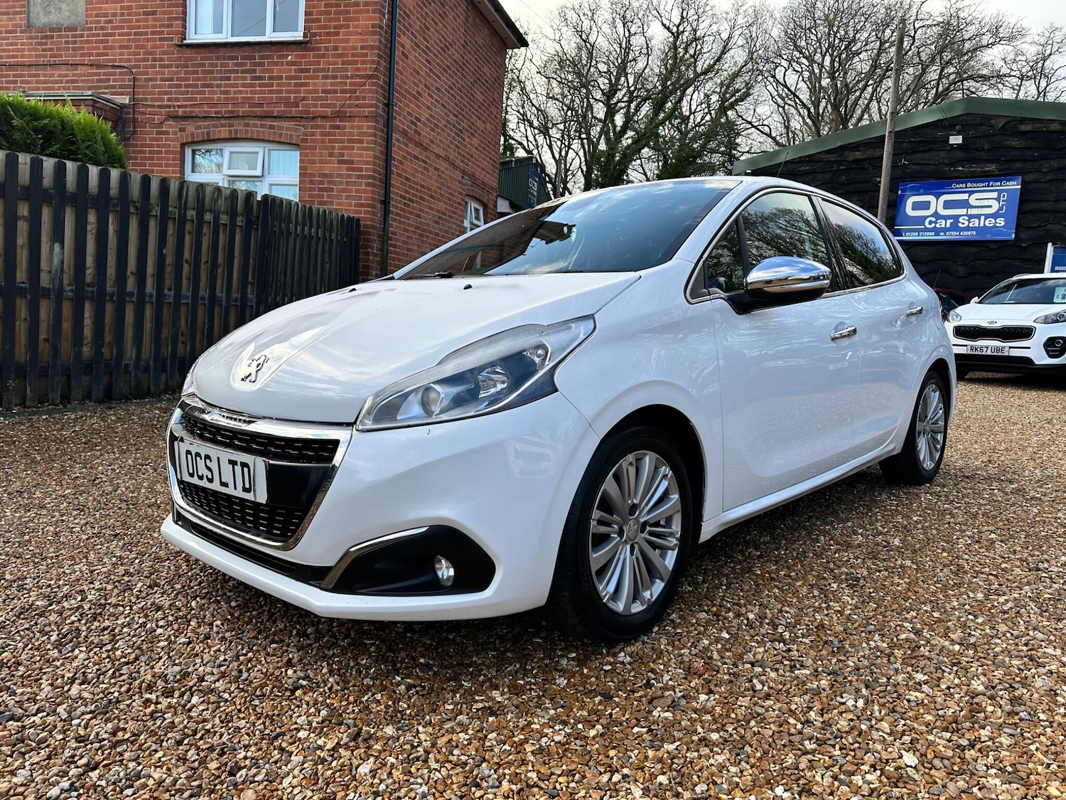 Used Peugeot 208 2017 for sale - 76952399: Photo 8