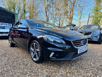 Used Volvo V40 2016 for sale - 76899292: Photo