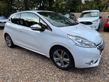 Peugeot - 208