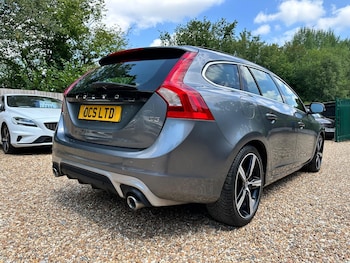 Used Volvo V60 2016 for sale - 79224341: Photo