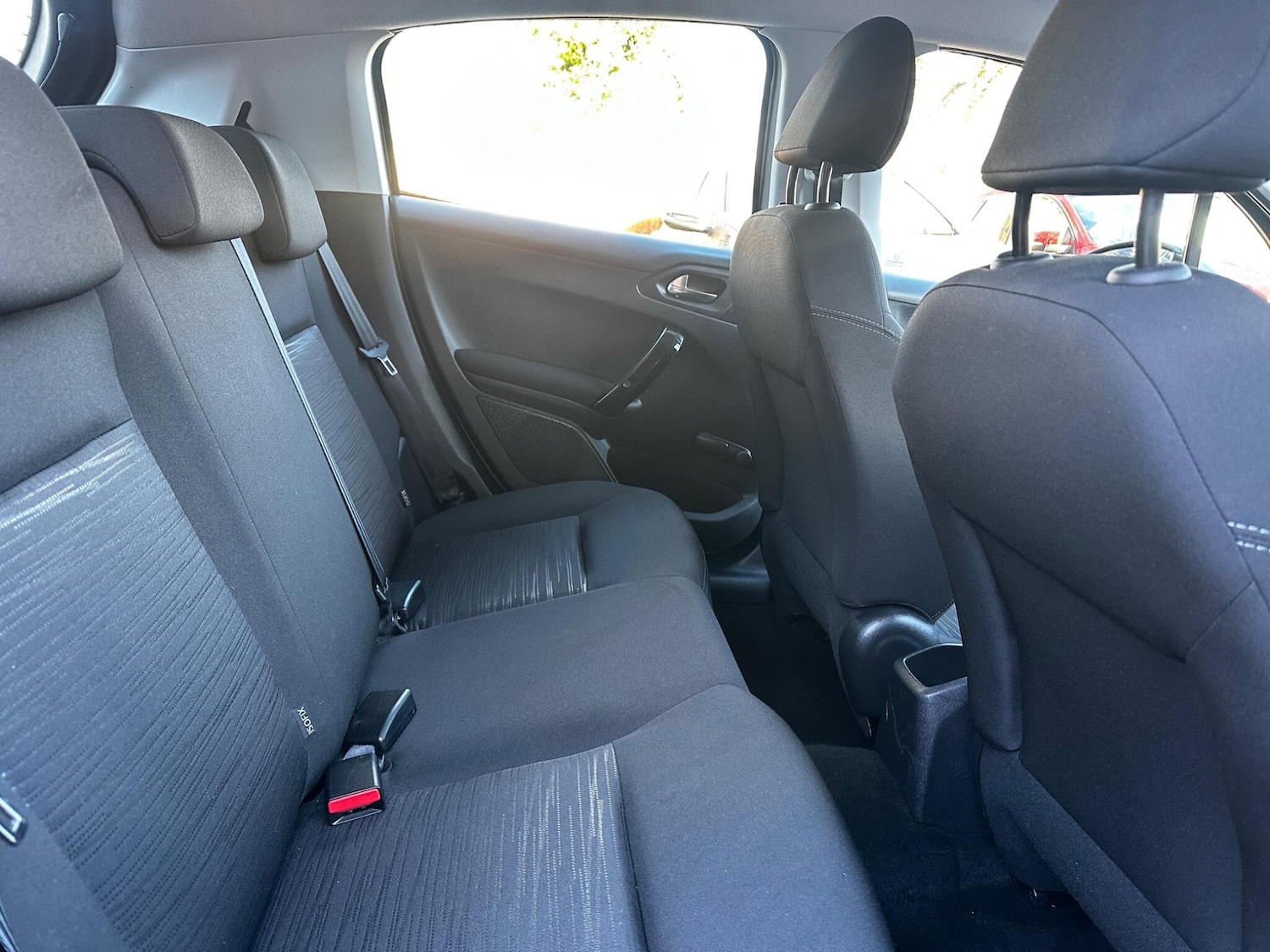 Used Peugeot 208 2015 for sale - 77203377: Photo 15