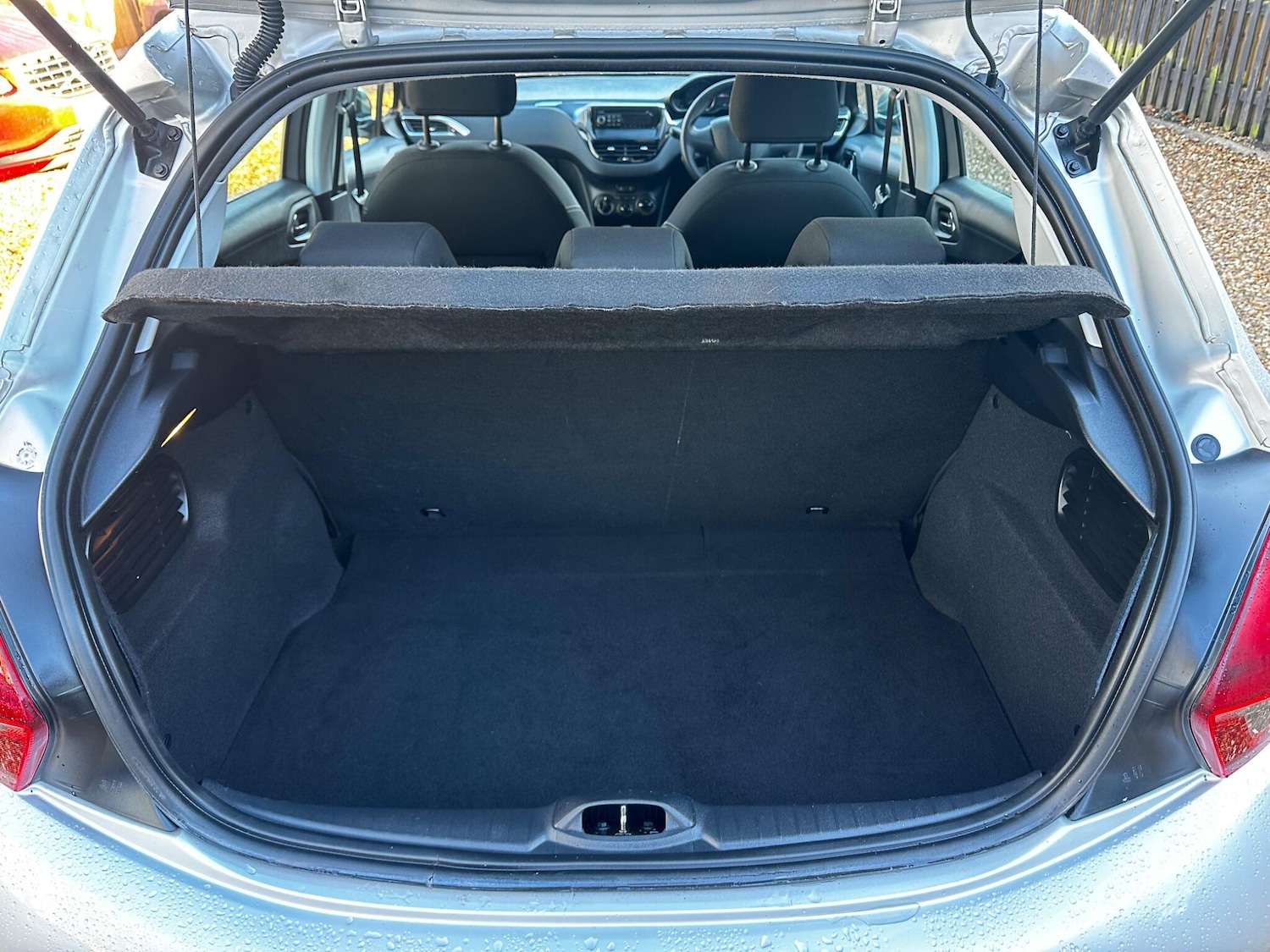 Used Peugeot 208 2015 for sale - 77203377: Photo 17