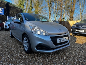 Used Peugeot 208 2015 for sale - 77203377: Photo
