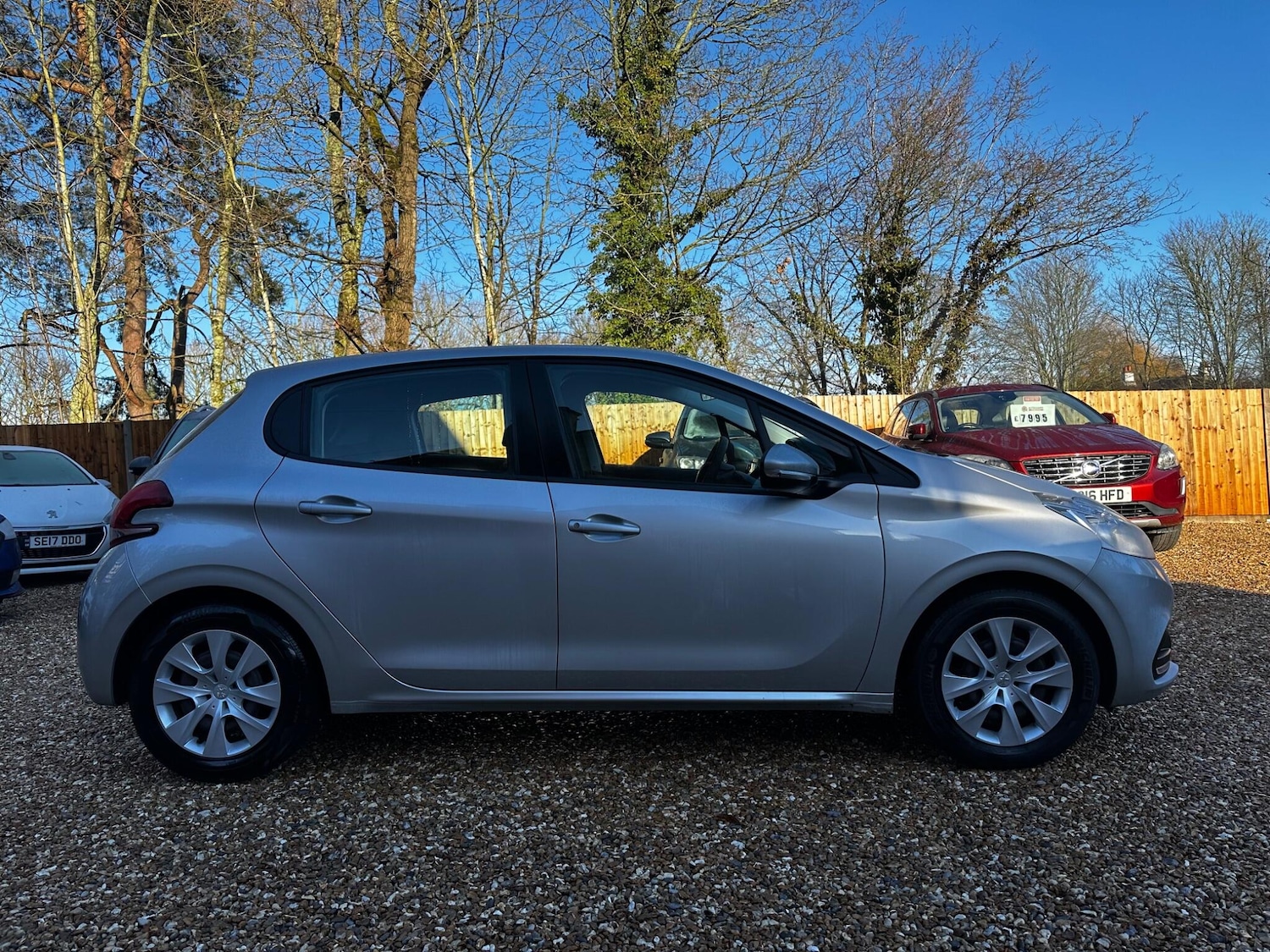Used Peugeot 208 2015 for sale - 77203377: Photo 3