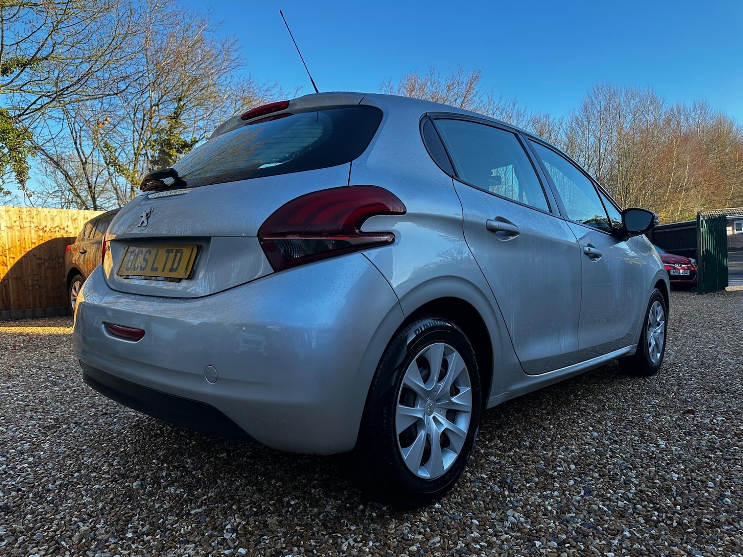 Used Peugeot 208 2015 for sale - 77203377: Photo 4