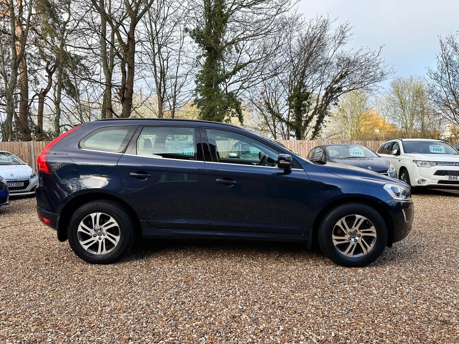 Used Volvo XC60 2014 for sale - 77081624: Photo 3