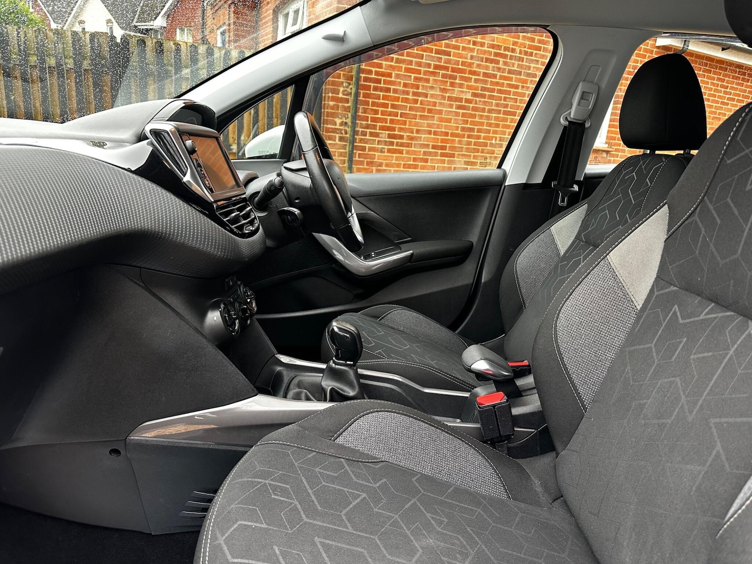 Used Peugeot 2008 2017 for sale - 77144396: Photo 16