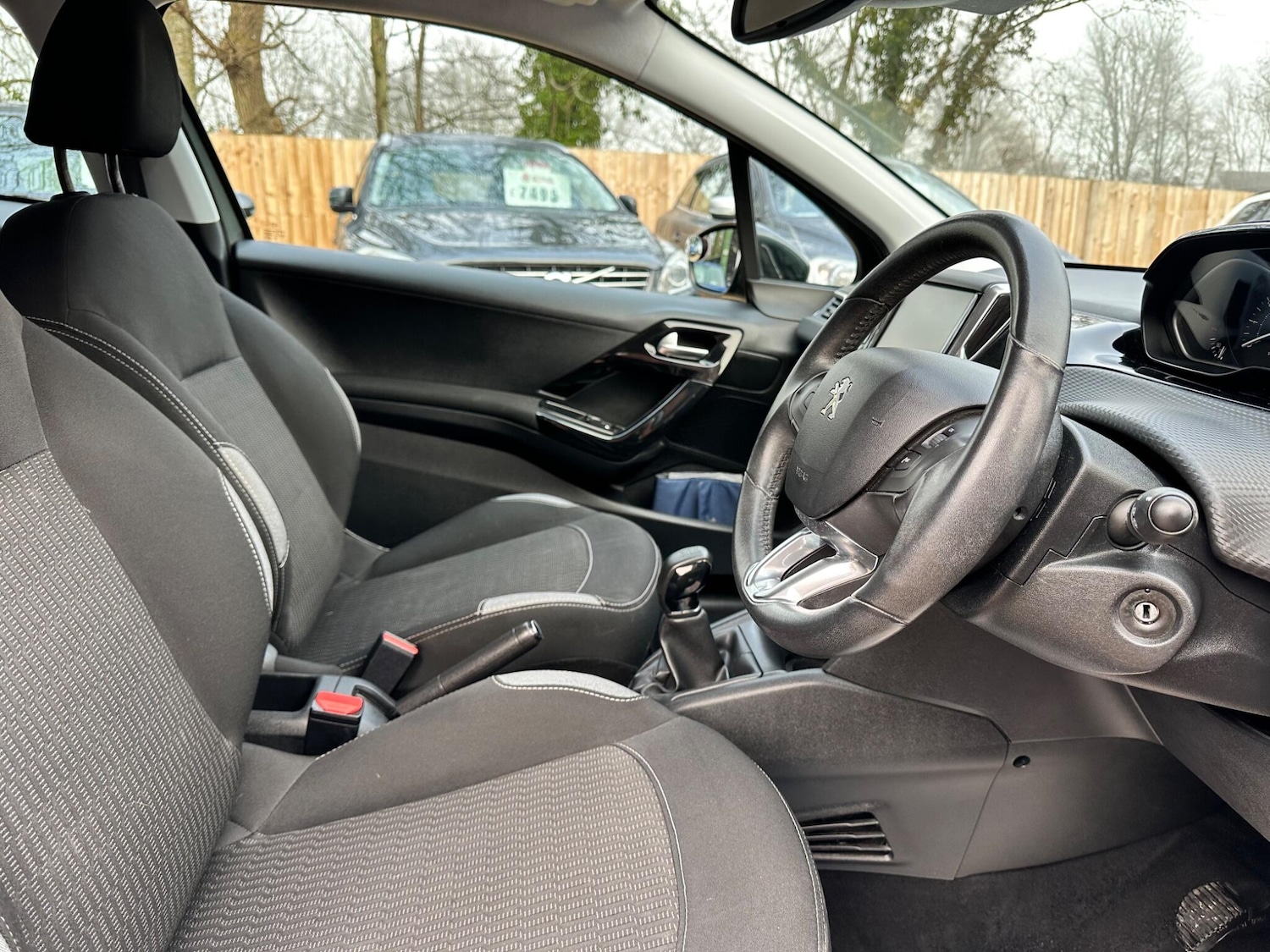 Used Peugeot 208 2015 for sale - 77081763: Photo 10