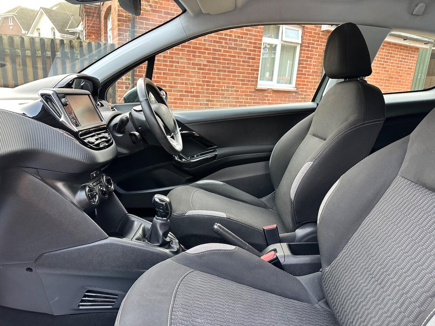 Used Peugeot 208 2015 for sale - 77081763: Photo 15