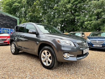 2011 (11) - 2.2 D-4D XT-R 5dr