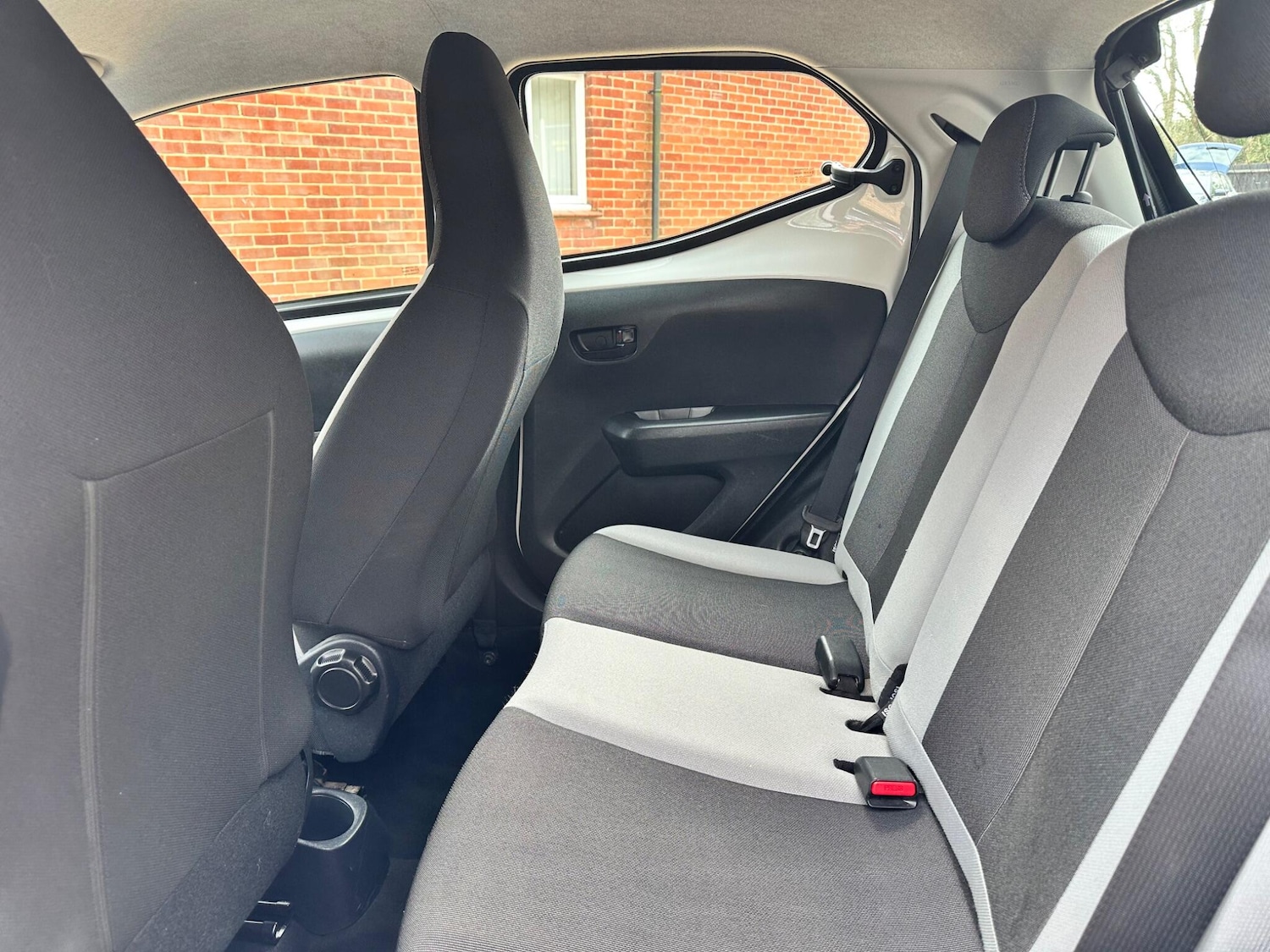 Used Toyota AYGO 2015 for sale - 77737969: Photo 16