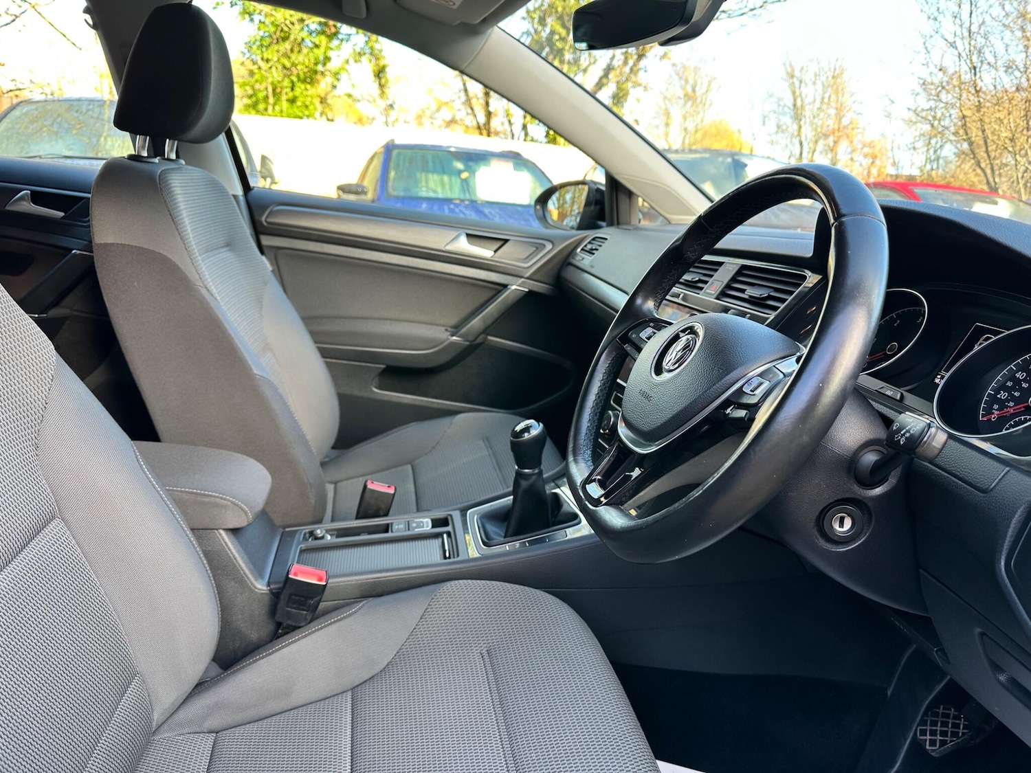 Used Volkswagen Golf 2017 for sale - 76765784: Photo 10