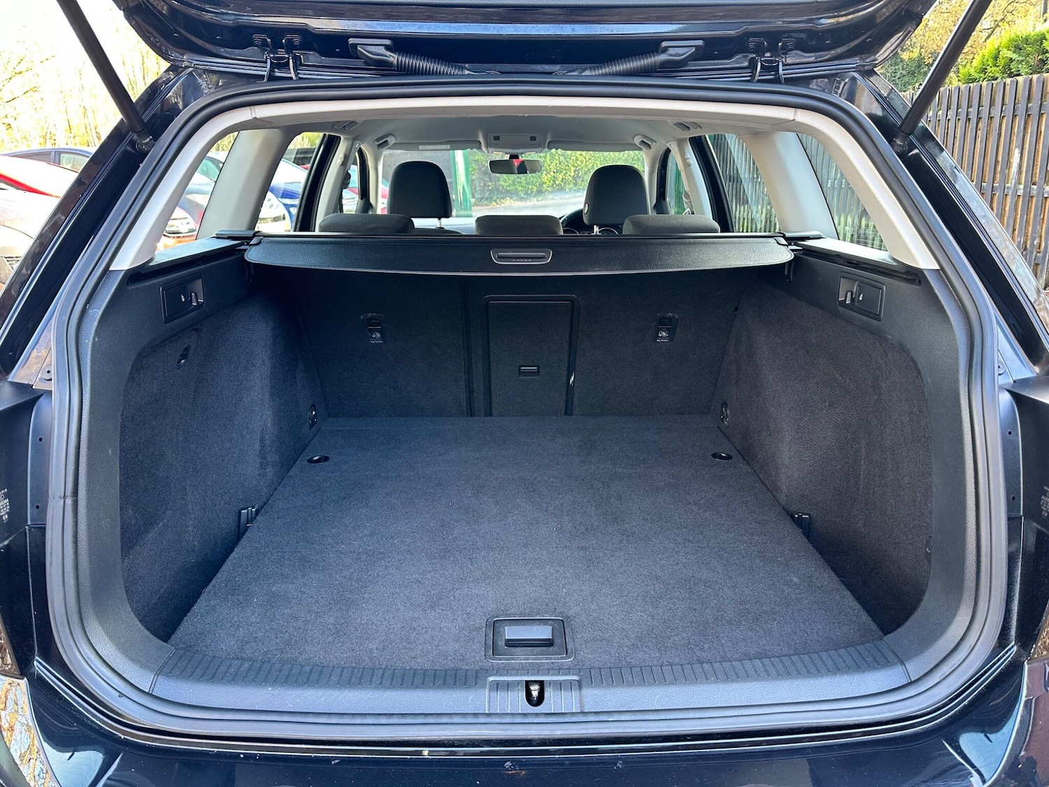 Used Volkswagen Golf 2017 for sale - 76765784: Photo 20