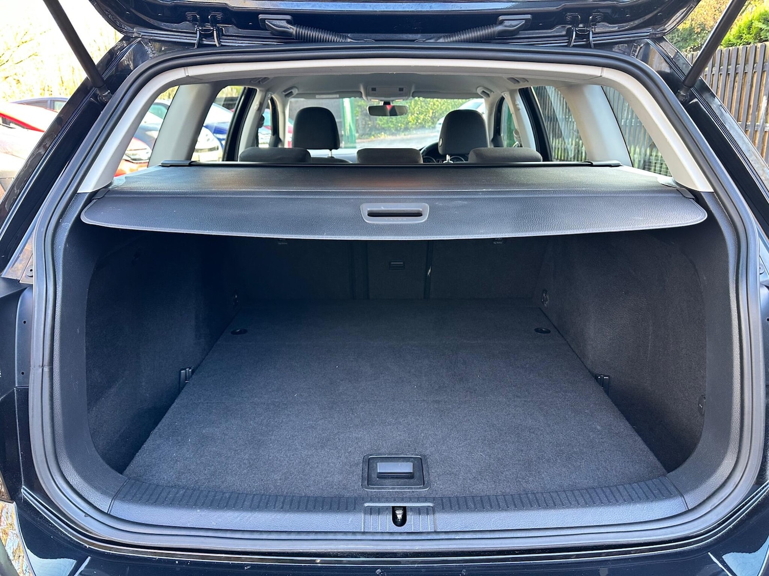 Used Volkswagen Golf 2017 for sale - 76765784: Photo 21