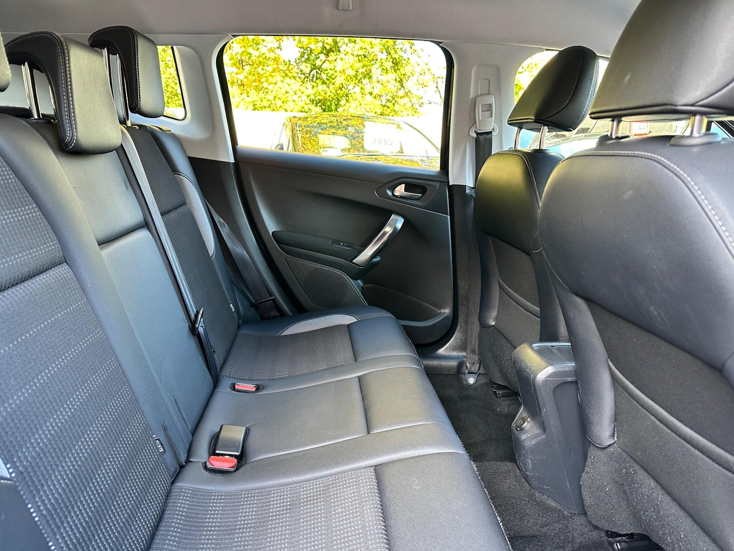 Used Peugeot 2008 2014 for sale - 76349862: Photo 16
