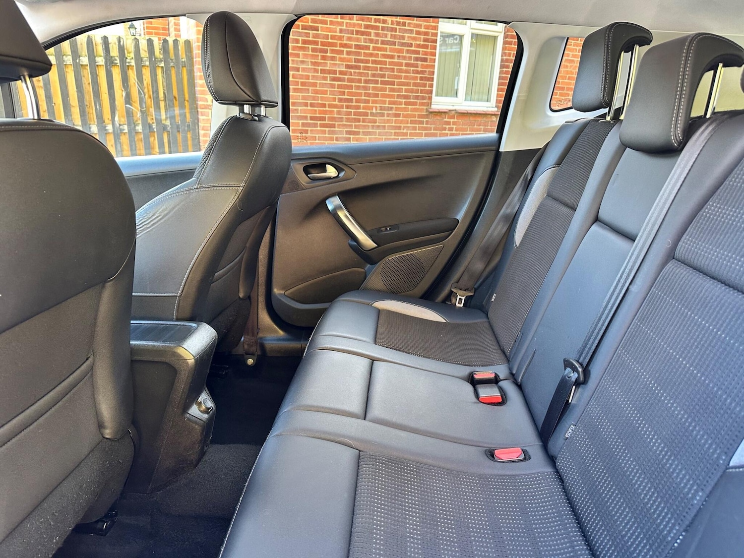 Used Peugeot 2008 2014 for sale - 76349862: Photo 17