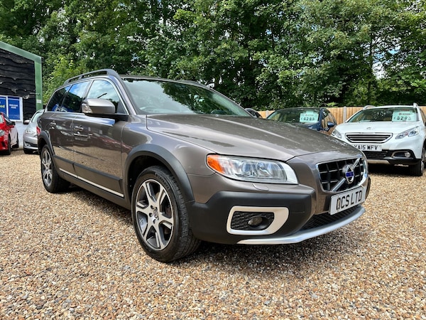 Used Volvo XC70 2012 for sale - 75040941: Photo 2