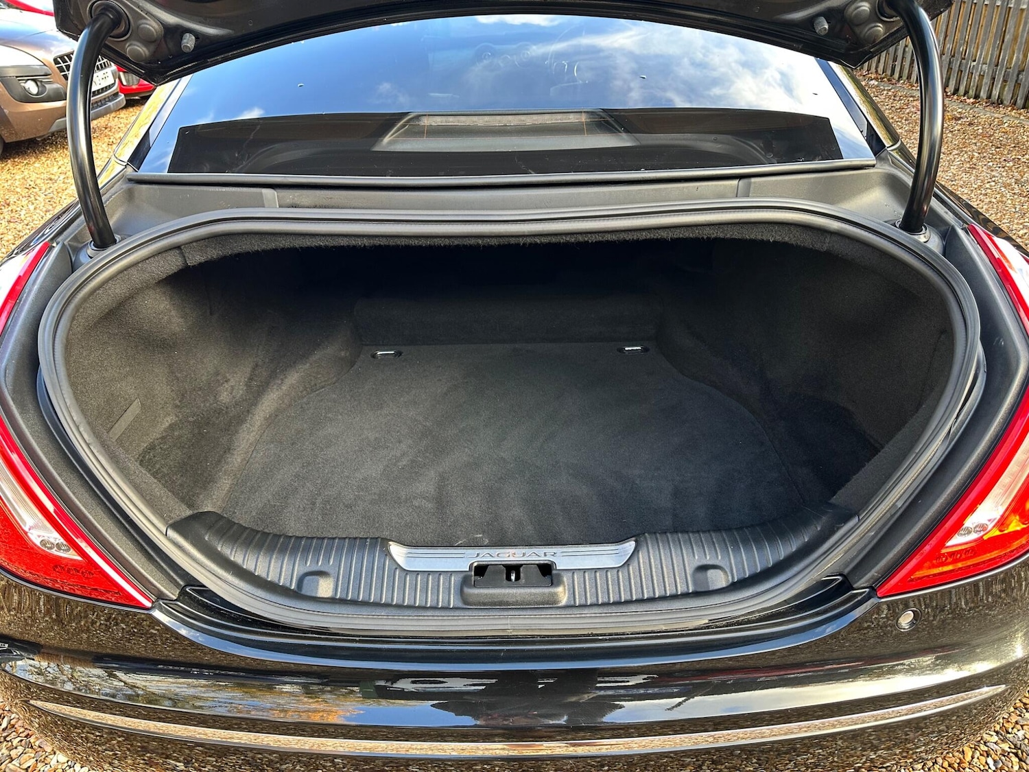 Used Jaguar XJ 2014 for sale - 76781018: Photo 24