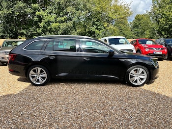 Used Skoda Superb 2017 for sale - 75883287: Photo